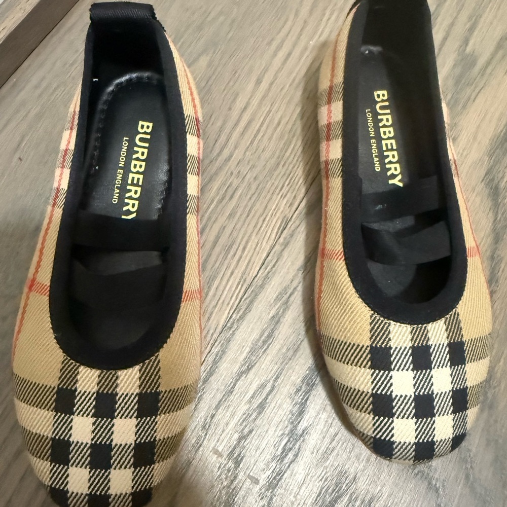Burberry Black and Tan Flats Iconic Check Design